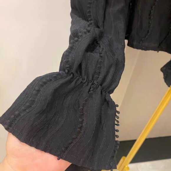 Black top. - Picture 4 of 5